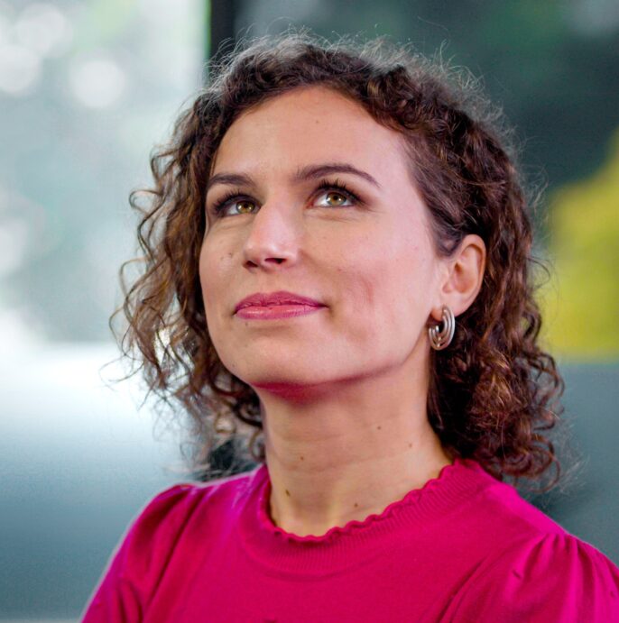 Iulia Expert Video 00 03 32 23 Still018 1